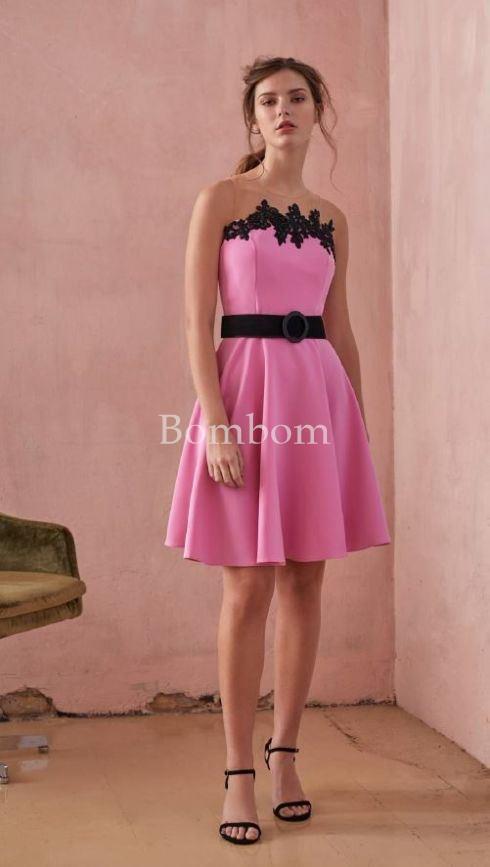 Vestido corto de ceremonia rosa con apliques negros Herysa D0852 - Imagen 1