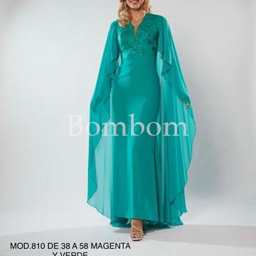 Vestido de madrina con capa , magenta o verde - Imagen 1