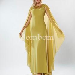 Vestido de madrina con capa verde - Imagen 1