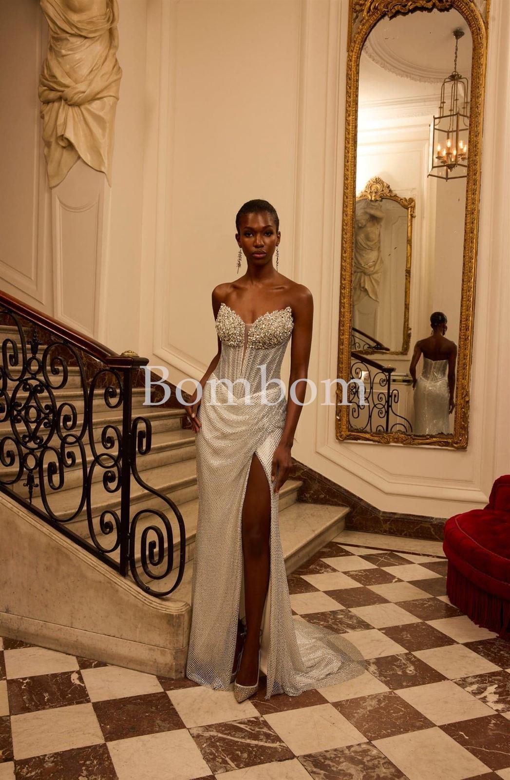 Vestido de novia pedreria plata corte sirena - Imagen 3