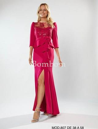 Vestido largo de madrina color burdeos - Imagen 1