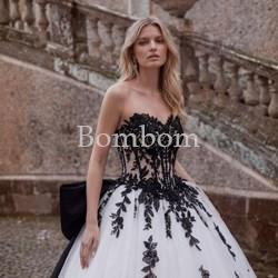 Vestido largo de novia blanco y negro - Imagen 1