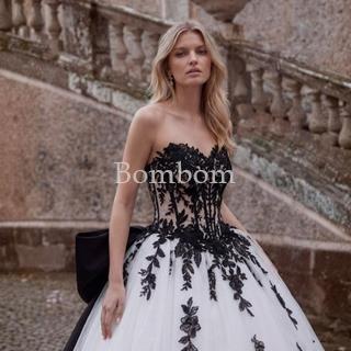 Vestido largo de novia blanco y negro - Imagen 1