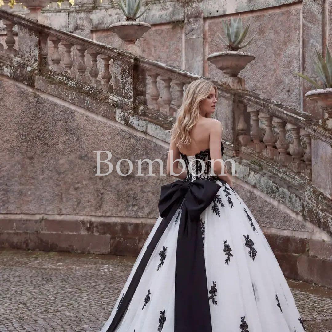 Vestido largo de novia blanco y negro - Imagen 4