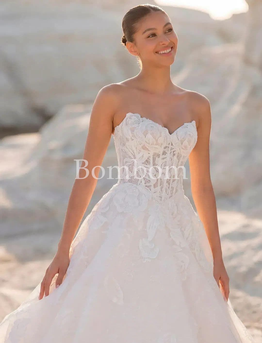Vestido novia escote corazón blanco - Imagen 1